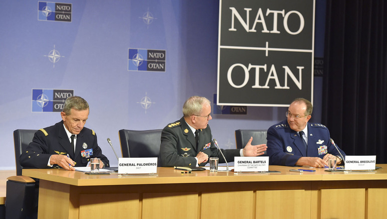 Left to right: General Jean-Paul Palomeros (Supreme Allied Commander Transformation) with General Knud Bartels (Chairman of the NATO Military Committee) and General Philip M. Breedlove (Supreme Allied Commander Europe)