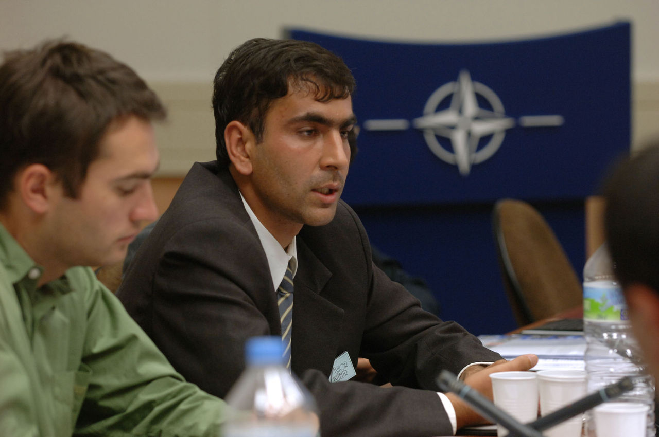 b060921a
21st September 2006
First NATO-Afghan Student Forum takes place at NATO headquarters, Brussels.