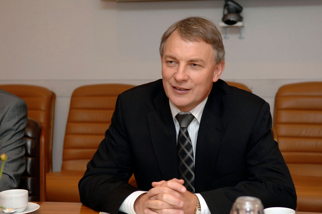 
b070123e
23rd January 2007
Visit to NATO by the Minister of Defence of New Zealand,
Phil Goff 
-	Phil Goff (Minister of Defence, New Zealand)
