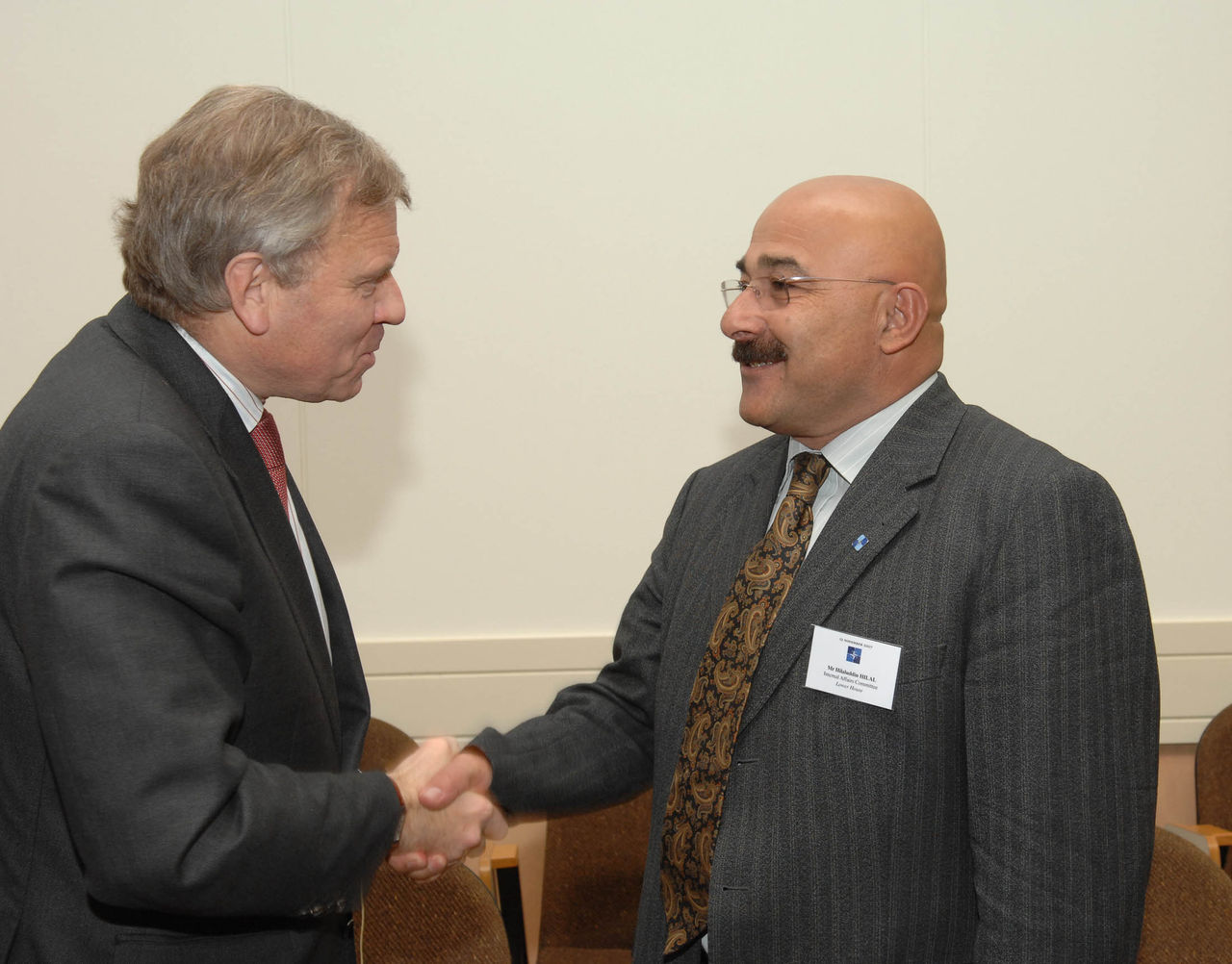 From left to right: NATO Secretary General, Jaap de Hoop Scheffer and Mr. Hilaluddin Hilal, Member of the Afghan Internal Affairs Committee