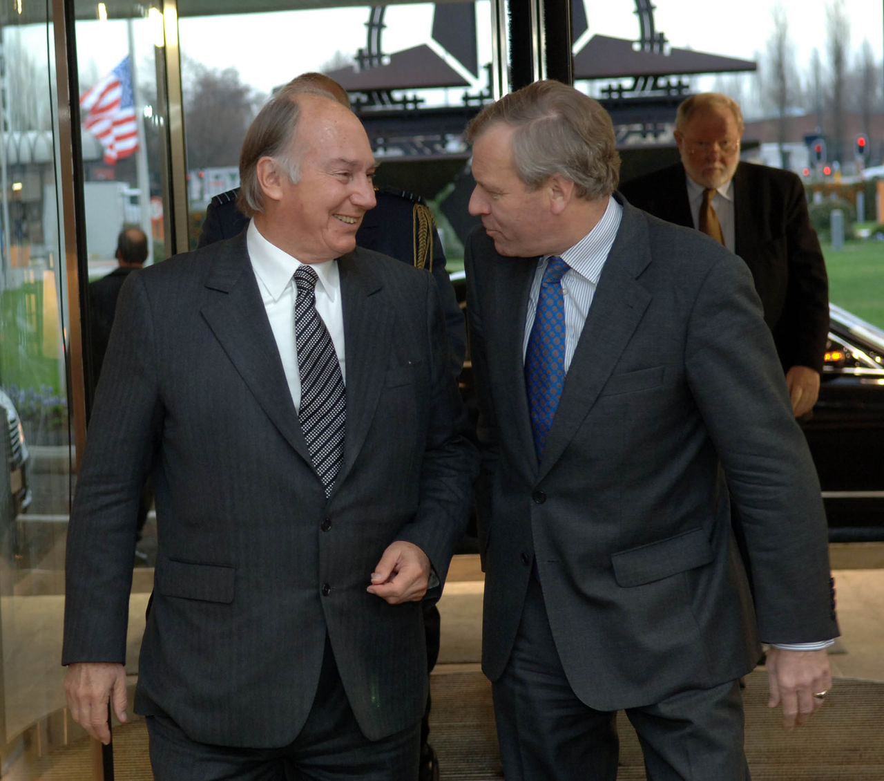 From left to right: the Aga Khan and NATO Secretary General, Jaap de Hoop Scheffer
