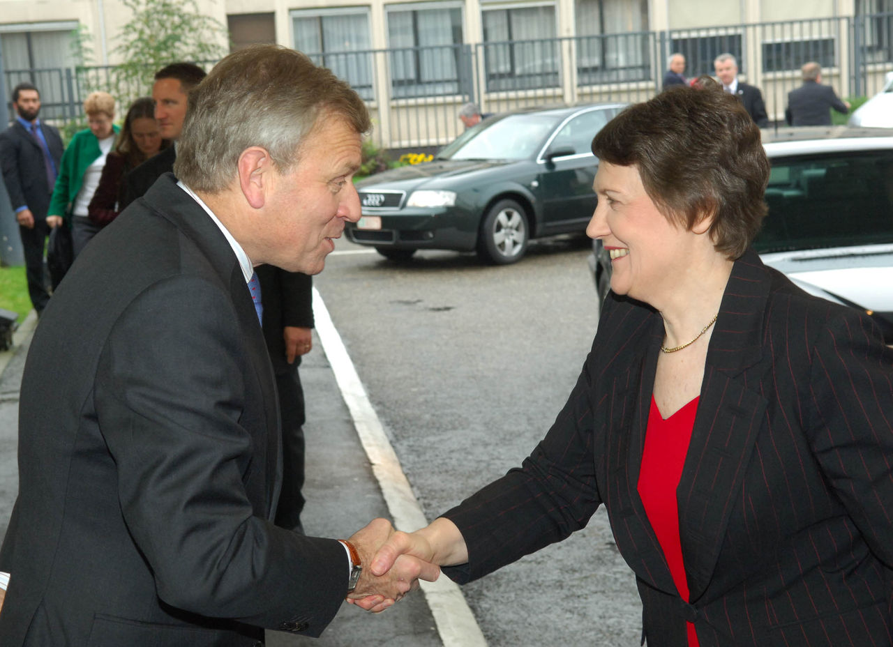 NATO Secretary General, Jaap de Hoop Scheffer welcomes Helen Clark, Prime Minister of New Zealand 
