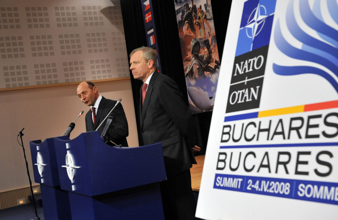 Joint press point with NATO Secretary General, Jaap de Hoop Scheffer and the President of Romania, Traian Basescu