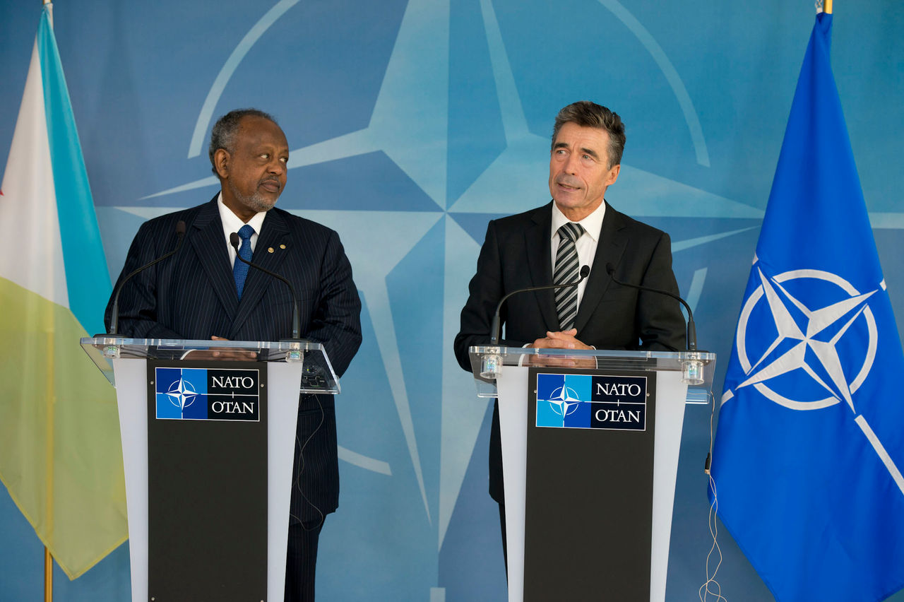 Joint Press Point with NATO Secretary General Anders Fogh Rasmussen and the President of Djibouti, Mr. Ismail Omar Guelleh (left)