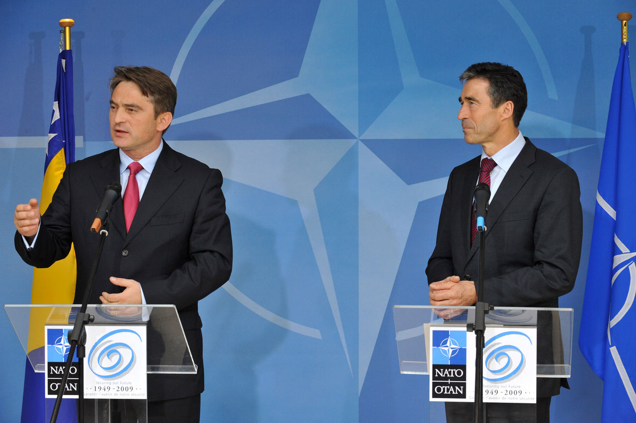 Joint Press Point
Left to right: NATO Secretary General, Anders Fogh Rasmussen with the Chairman of the Presidency of Bosnia and Herzegovina, Željko Komšić