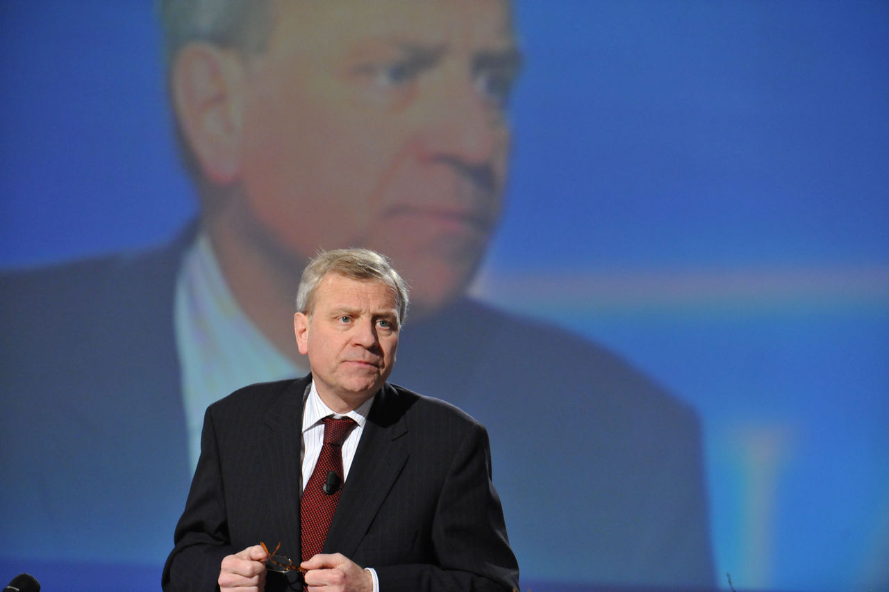 Opening remarks by NATO Secretary General Jaap de Hoop Scheffer at the Youth Forum