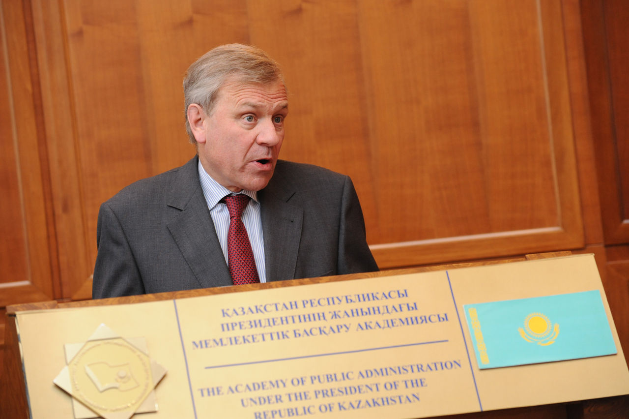 NATO Secretary General Jaap de Hoop Scheffer at the Academy of State of Kazakhstan