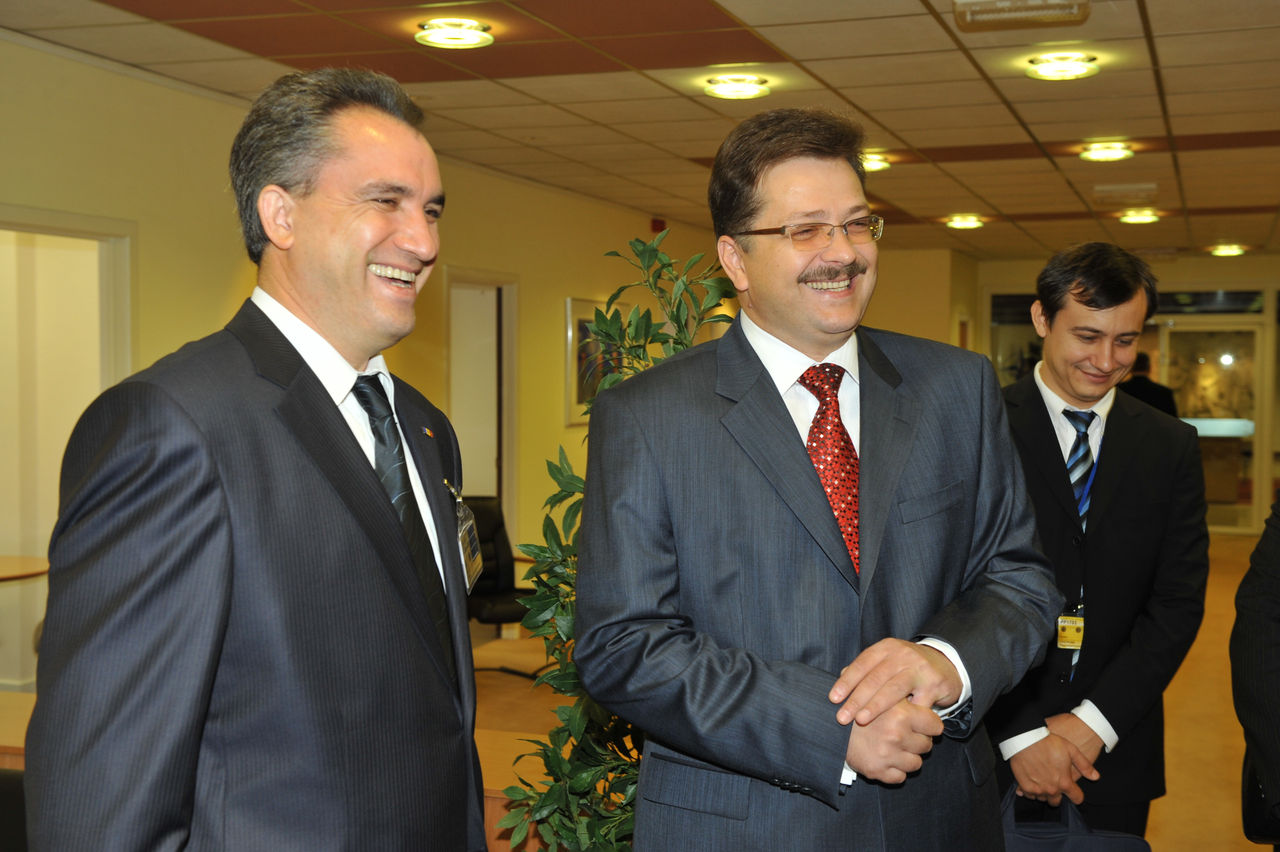 From left to right, Mr. Vitalie Vrabie, Minister of Defence of Moldova and Mr. Andrei Stratan, Minister of Foreign Affairs of Moldova