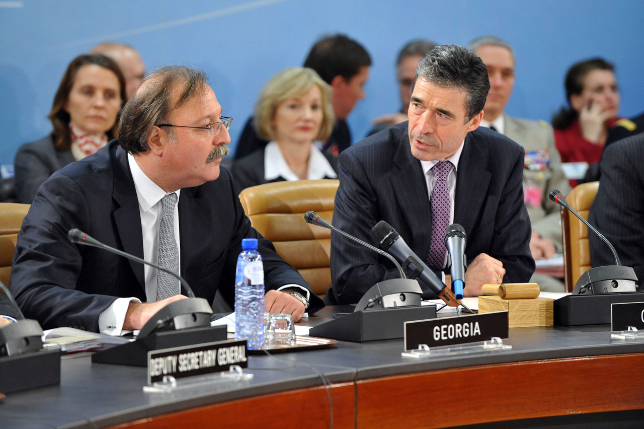 Left to right: Grigol Vashadze (Minister of Foreign Affairs of Georgia) with NATO Secretary General, Anders Fogh Rasmussen

