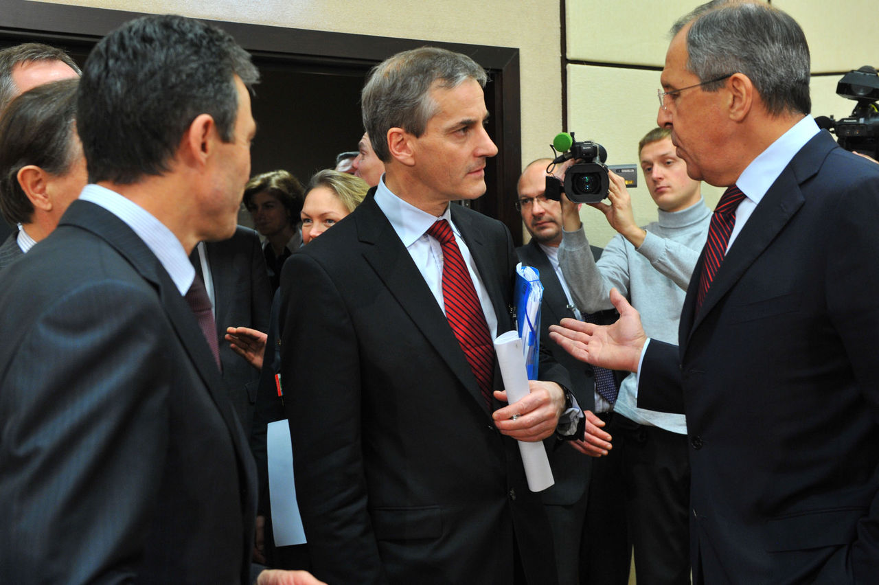 Left to right: NATO Secretary General, Anders Fogh Rasmussen with Jonas Gahr Støre (Minister of Foreign Affairs, Norway) and Sergey Lavrov (Minister of Foreign Affairs, Russian Federation)