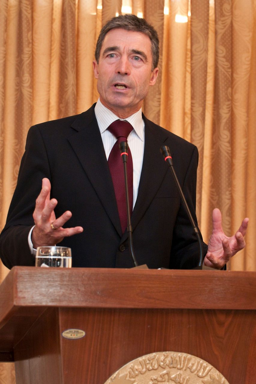 Presidential Palace Kabul, Pressconference NATO Sec Gen adressing the media.