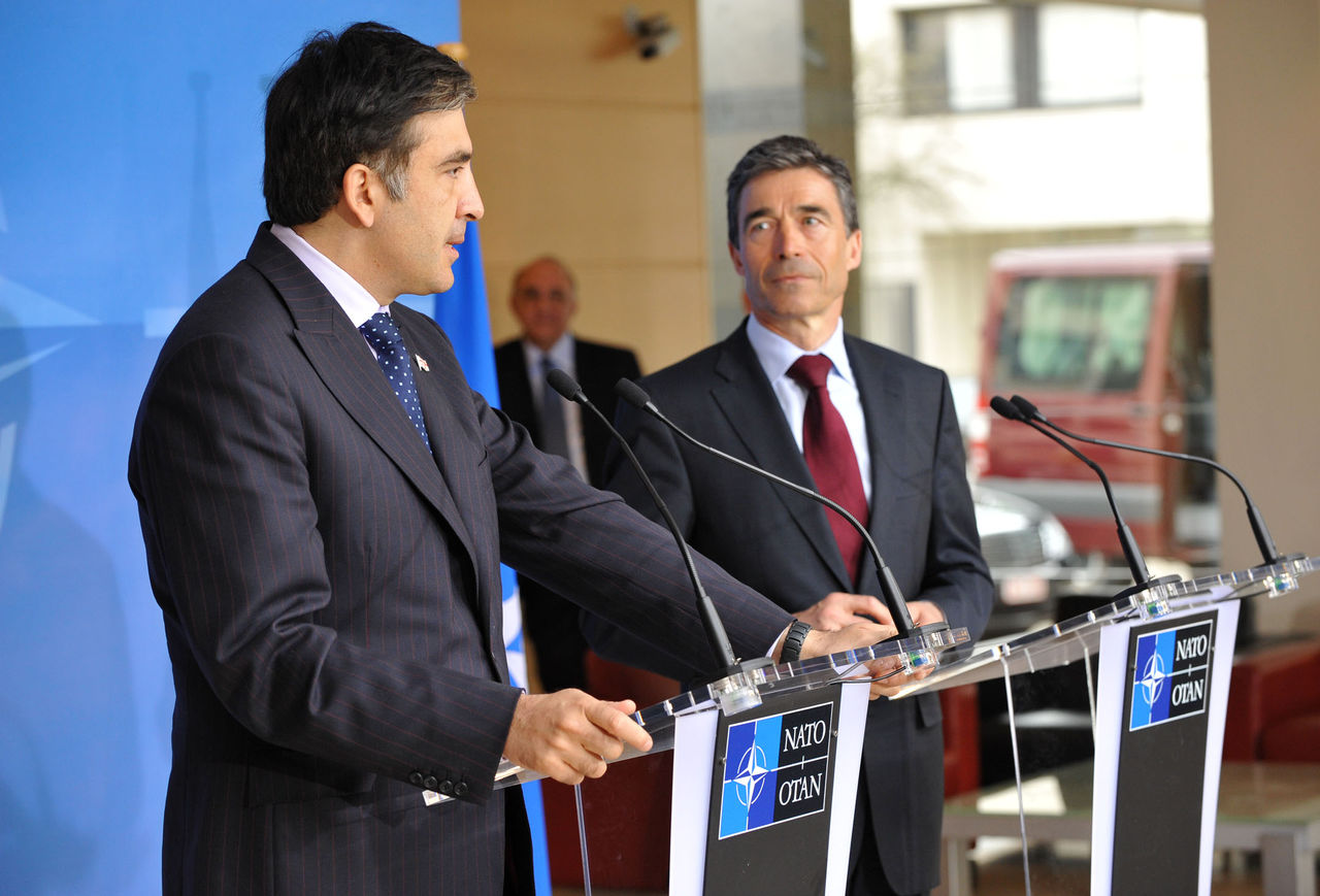 Press Point
Left to right:  President Mikhail Saakashvili of Georgia and NATO Secretary General, Anders Fogh Rasmussen