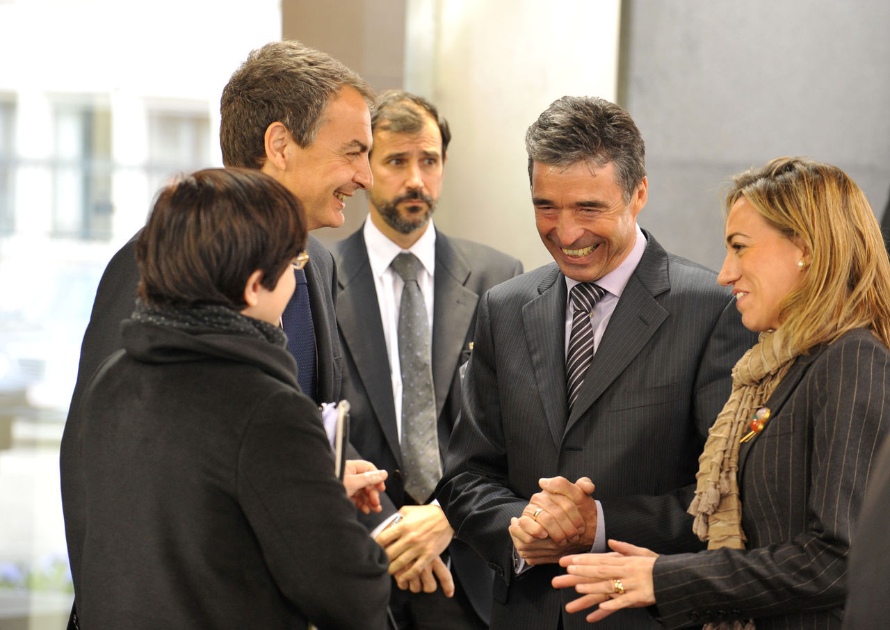 Left to right: José Luis Rodríguez Zapatero (Prime Minister of Spain) with NATO Secretary, Anders Fogh Rasmussen and Carme Chacón Piqueras (Minister of Defence, Spain)