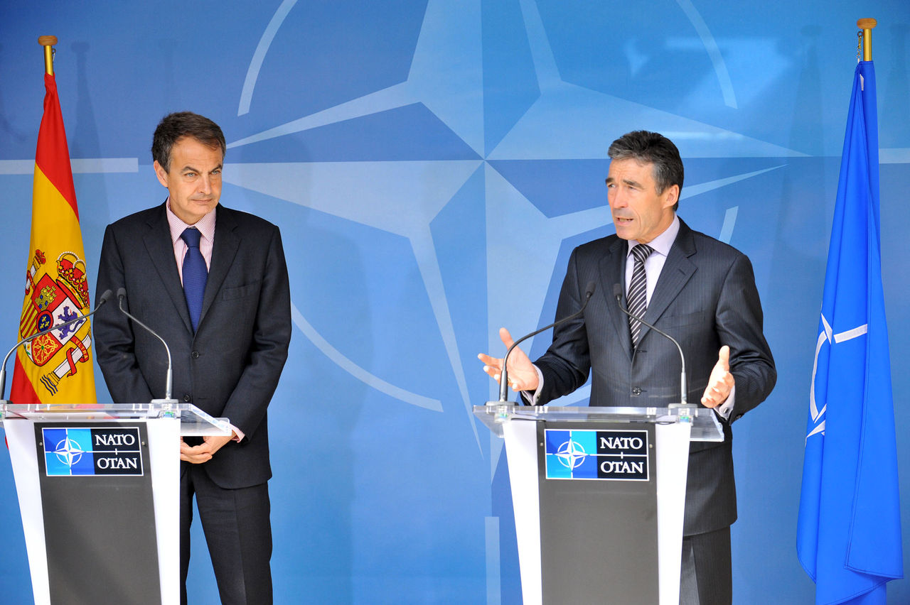Left to right: José Luis Rodríguez Zapatero (Prime Minister of Spain) with NATO Secretary, Anders Fogh Rasmussen