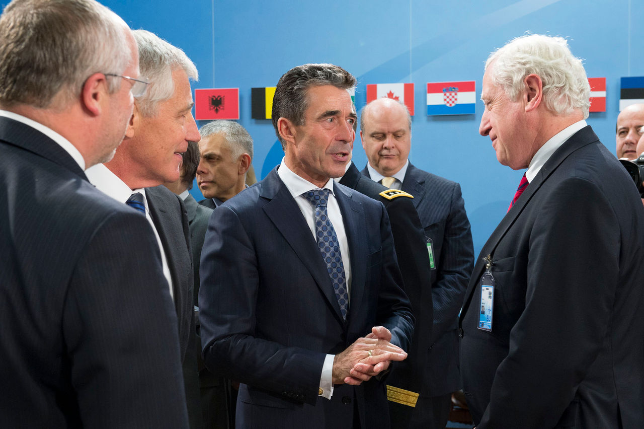 Left to right: Juozas Olekas (Minister of Defence, Lithuania) with Chuck Hagel (US Secretary of Defense), NATO Secretary General Anders Fogh Rasmussen and Pierre Vimont (Secretary General EEAS)