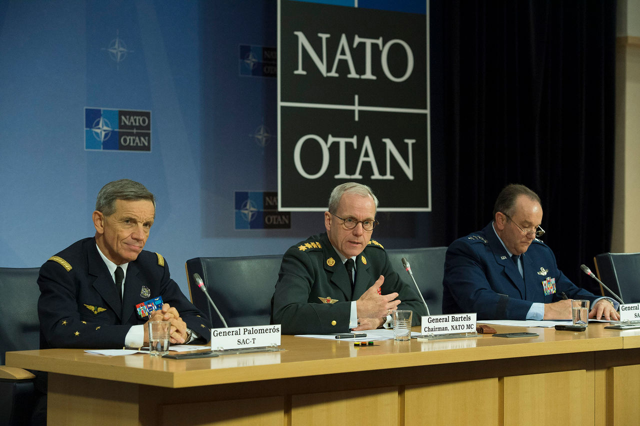 Left to right: General Jean-Paul Palomeros (Supreme Allied Commander Transformation), General Knud Bartels (Chairman of the NATO Military Committee) and General Philip M. Breedlove (Supreme Allied Commander Europe)