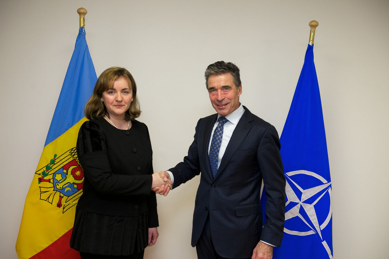 The Minister of Foreign Affairs of the Republic of Moldova, Natalia Gherman and NATO Secretary General Anders Fogh Rasmussen