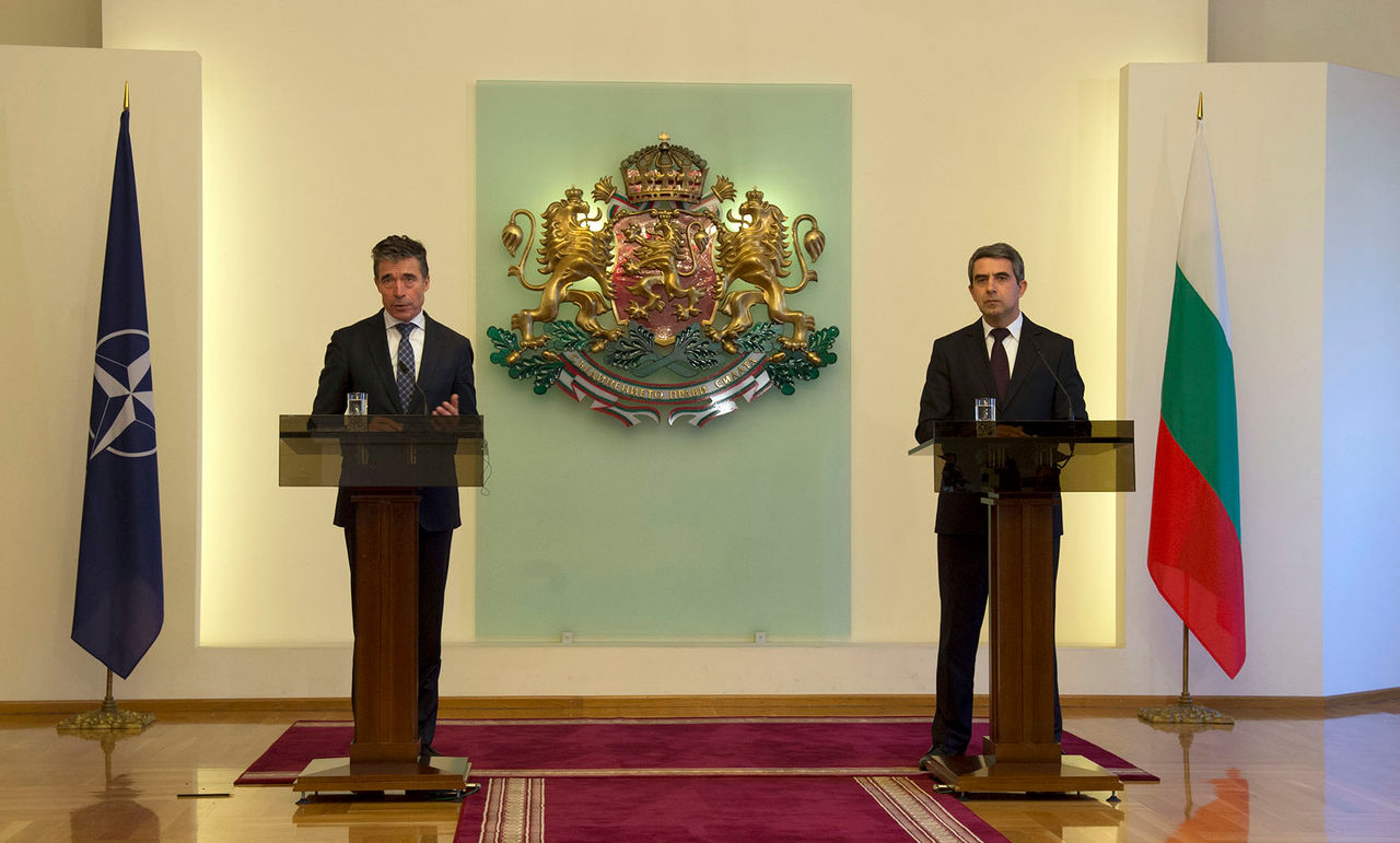 Joint Press Point
Left to right: NATO Secretary General Anders Fogh Rasmussen with President Rosen Plevneliev of Bulgaria