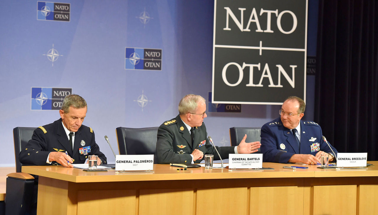 Left to right: General Jean-Paul Palomeros (Supreme Allied Commander Transformation) with General Knud Bartels (Chairman of the NATO Military Committee) and General Philip M. Breedlove (Supreme Allied Commander Europe)
