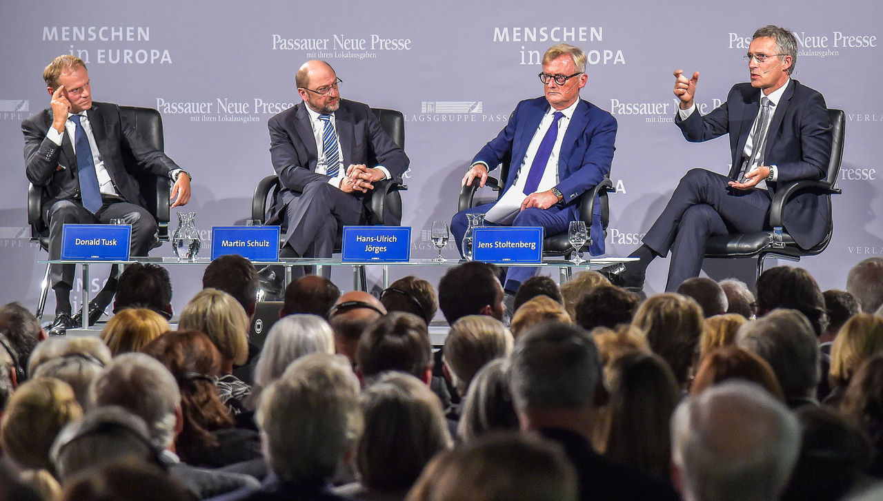 President of the European Council Donald Tusk, President of the European Parliament Martin Schulz, Editor-in-chief Hans-Ulrich Jorges and NATO Secretary General Jens Stoltenberg