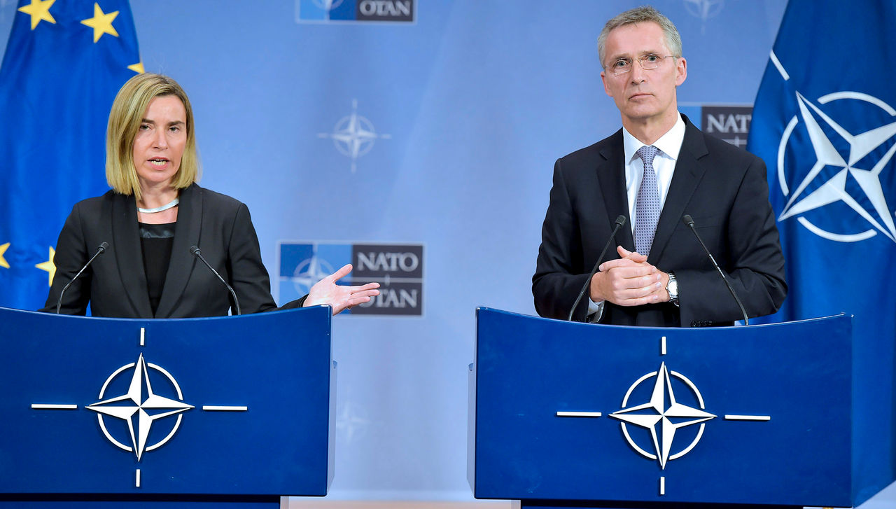 Left to right: Federica Mogherini (EU High Representative for Foreign Affairs and Security Policy) and NATO Secretary General Jens Stoltenberg