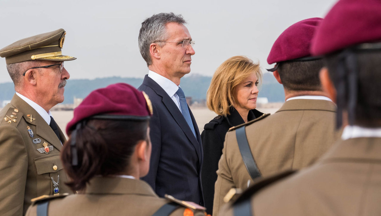 NATO Secretary General Jens Stoltenberg and Maria Dolores de Cospedal Garcia, Minister of Defence of Spain inspect the troops