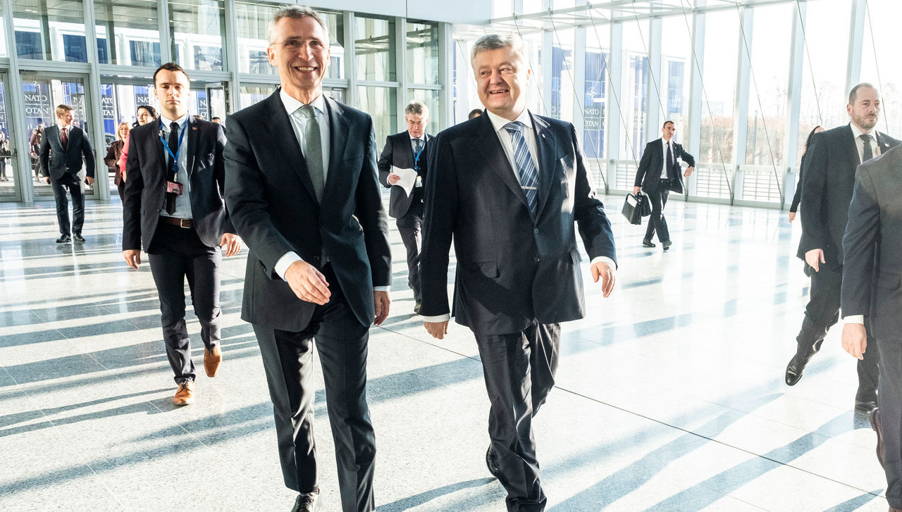 The President of Ukraine, Petro Poroshenko arrives at NATO Headquarters and is welcomed by NATO Secretary General Jens Stoltenberg