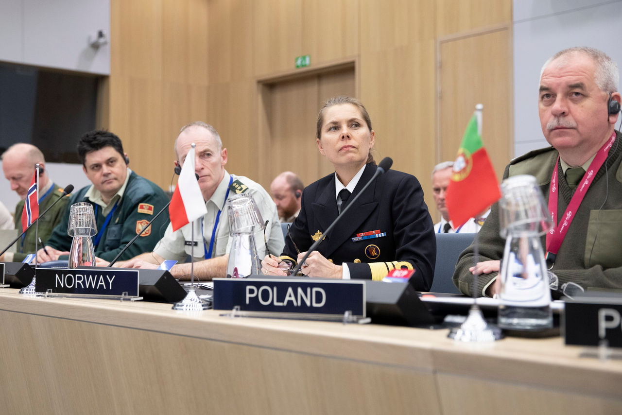 (Centre) Vice-Admiral Louise Dedichen, NATO Military Representative for Norway