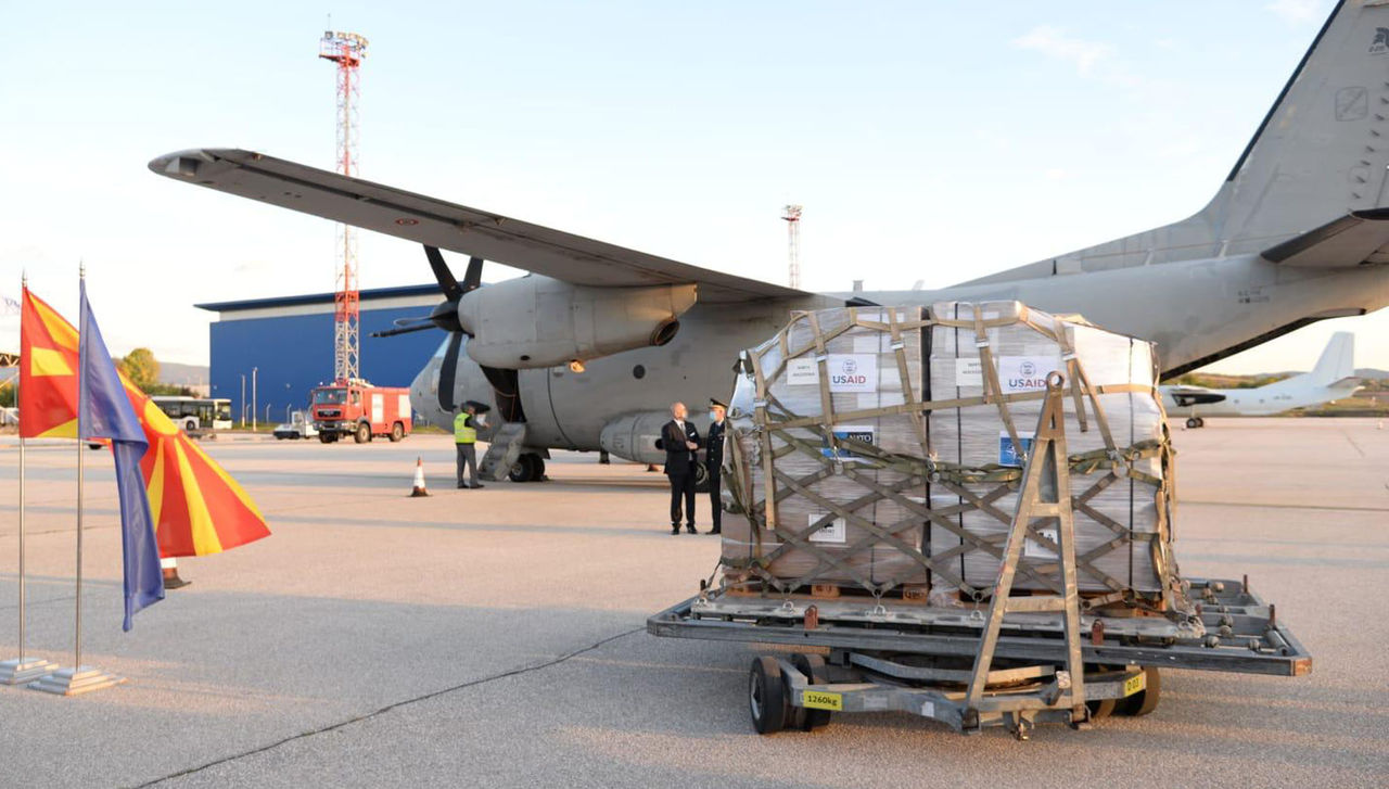 NATO delivered 60 ventilators to Skopje on Friday, 30 October, as part of the Alliance’s support to Allies to cope with the COVID-19 pandemic.