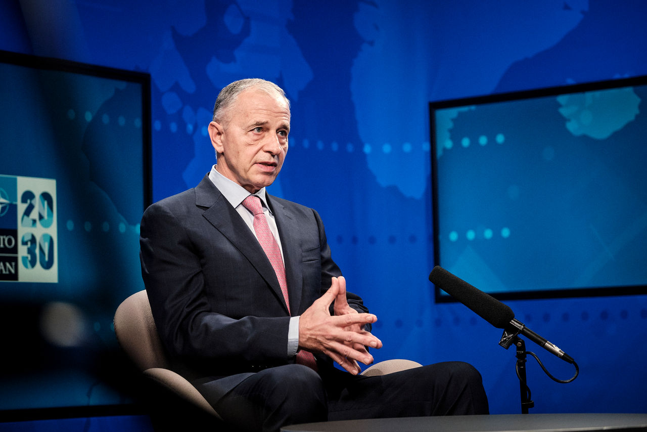 Keynote speech by NATO Deputy Secretary General Mircea Geoană at a NATO and GLOBSEC event called NATO 2030: NATO-Private Sector Dialogue focusing on The Future of Warfare and the Role of New and Emerging Technologies