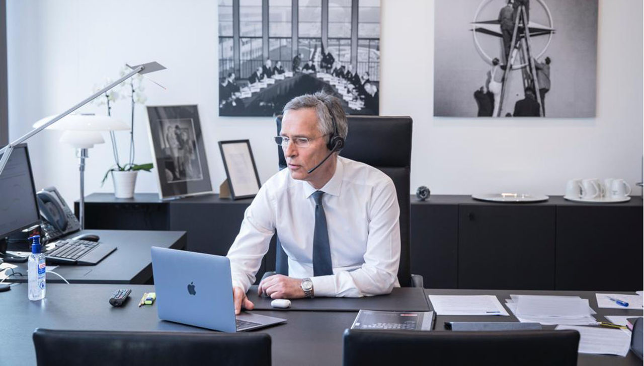 200514-sg-phonecall2