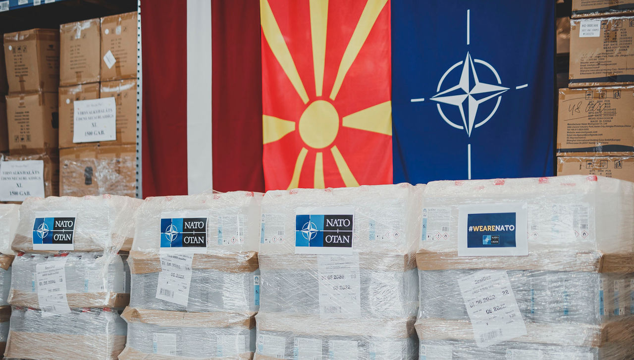 23.02.2021. Rīga, Latvija. Dāvinājums Maķedonijai -  roku un virsmu apstrādes līdzeklis.
Foto: Armīns Janiks (Aizsardzības ministrija)