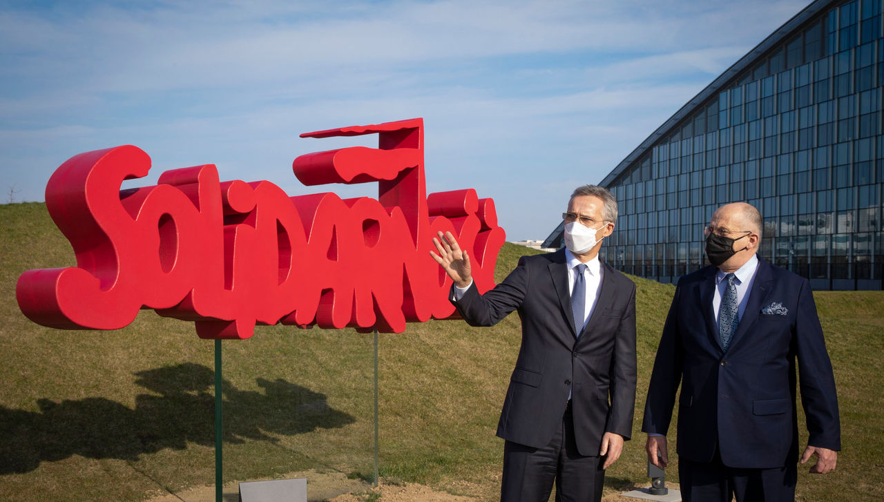 210324-sg-polish-mfa-vaccination