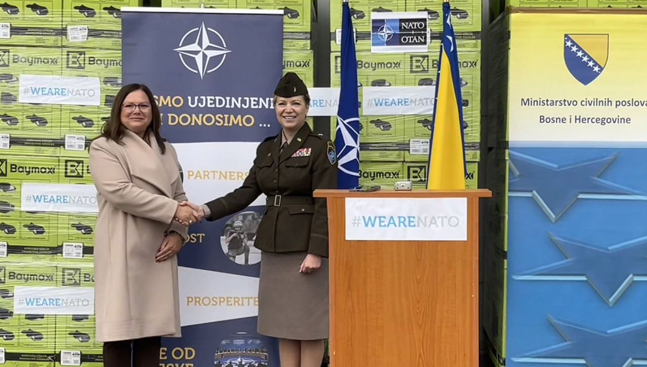 On 15 December 2022, the Minister of Civil Affairs of Bosnia and Herzegovina Ankica Gudeljevic and NATO Commander in Sarajevo, Brigadier General Pamela McGaha, presided over a ceremony for the delivery of personal protective equipment to the authorities of Bosnia and Herzegovina, through NATO’s Pandemic Response Trust Fund.