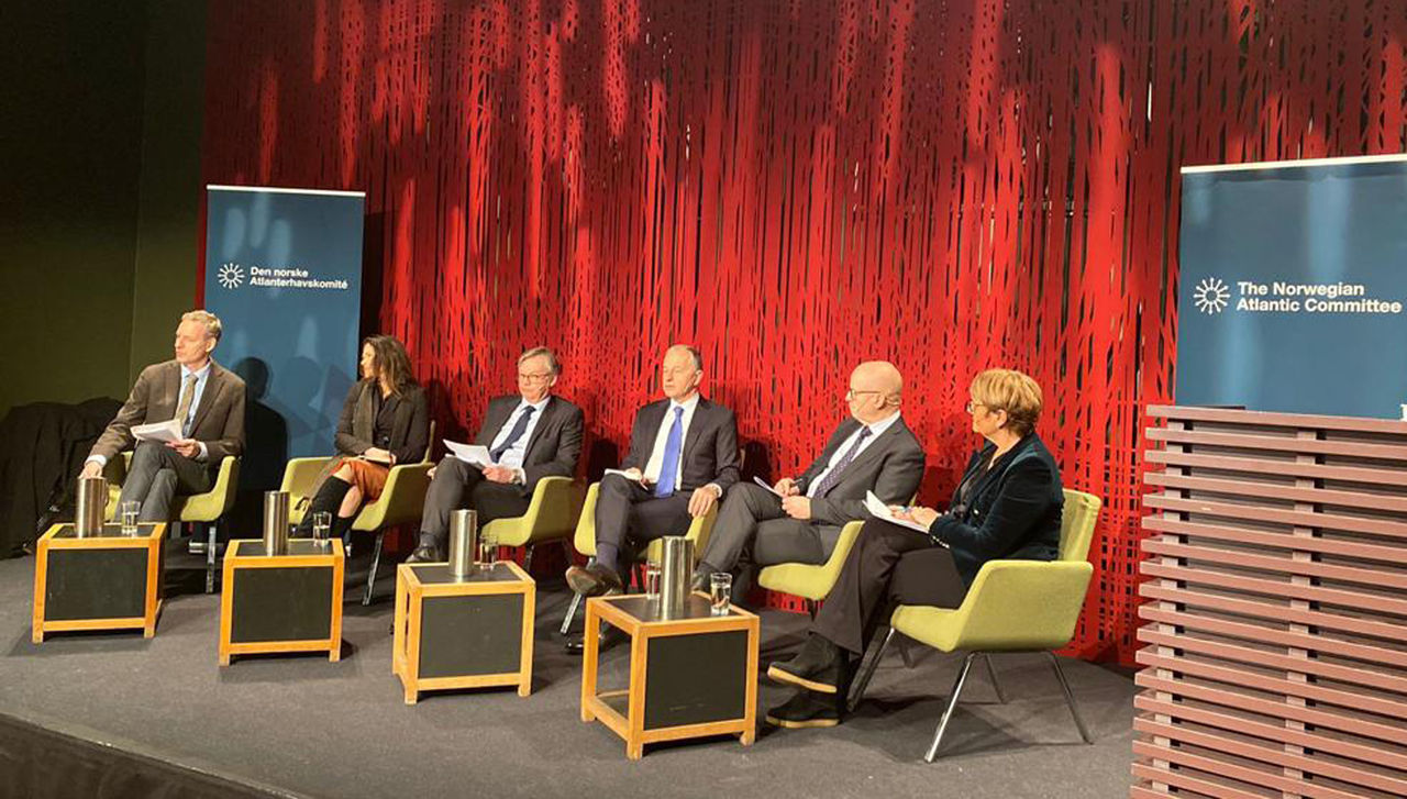 NATO Deputy Secretary General Mircea Geoană and Norwegian Defence Minister Odd Roger Enoksen gave their views on the situation in and around Ukraine and NATO’s future adaptation.