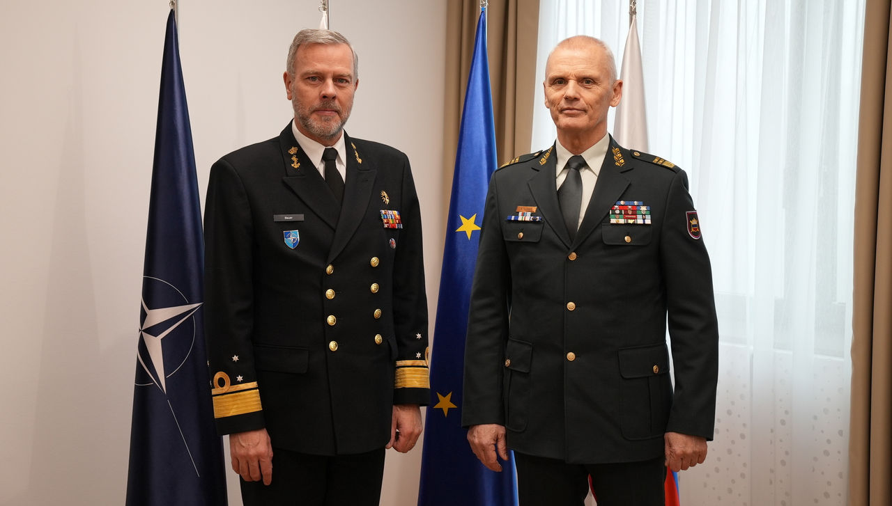 Admiral Rob Bauer, Chair of the NATO Military Committee and Major General Robert Glavas,Chief of Defence of the Slovenian Armed Forces