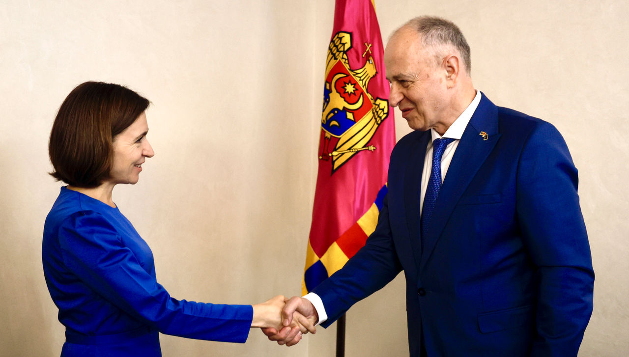 NATO Deputy Secretary General Mircea Geoană meets with the President of the Republic of Moldova, Maia Sandu.