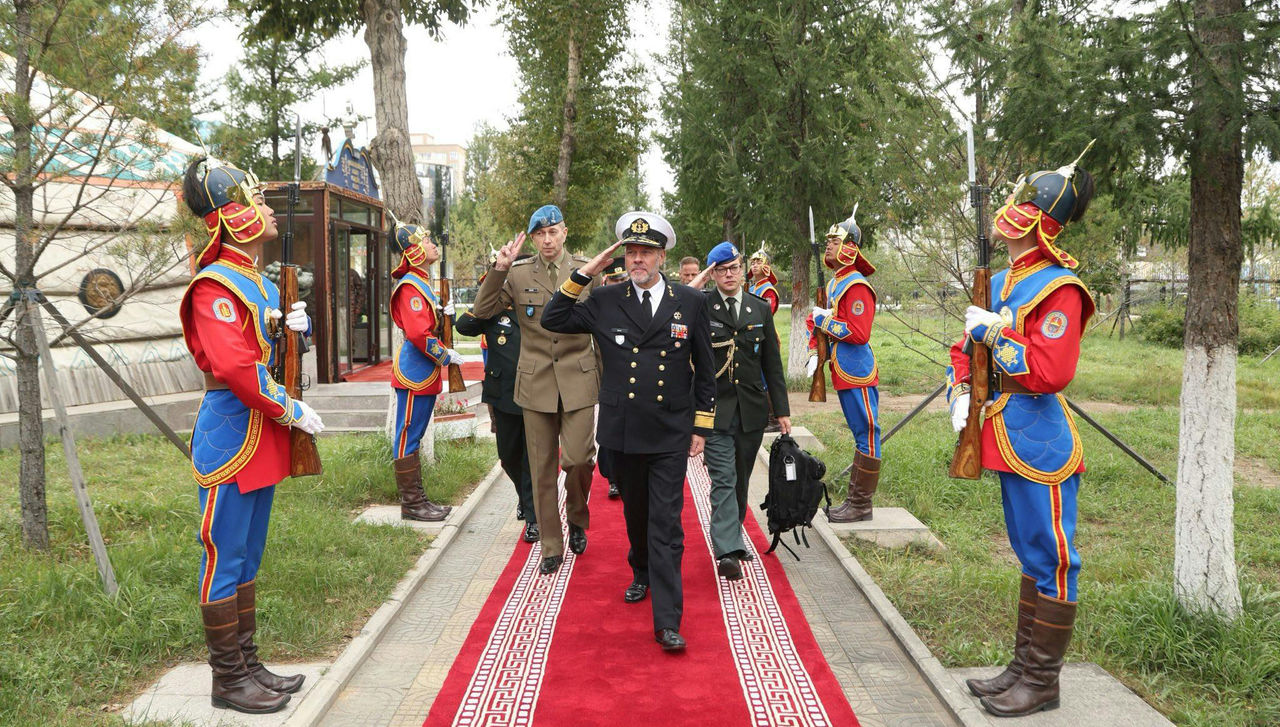 Chair of the NATO Military Committee visits Mongolia 