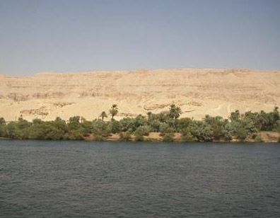 091024_egypt-nile-riverbank.jpg