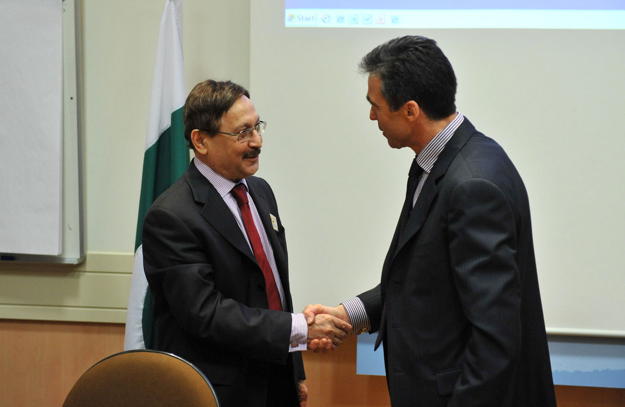 Visit to NATO by a group of Senators and Members of Parliament from Pakistan
- Meeting with NATO Secretary General, Anders Fogh Rasmussen (right)