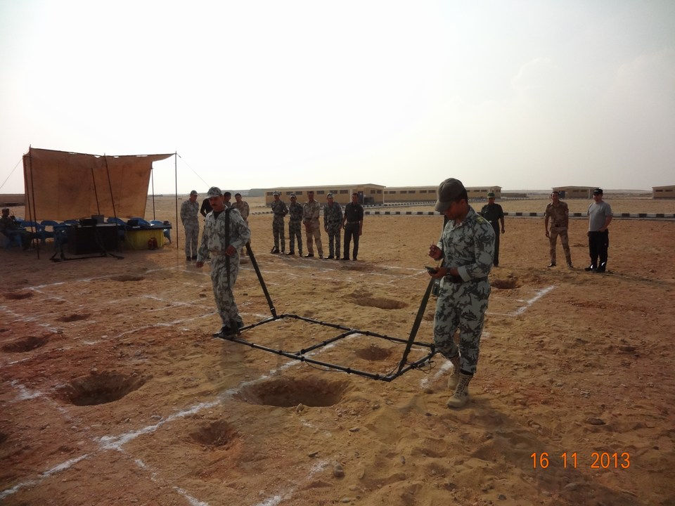 140403-egypt-demining1.JPG