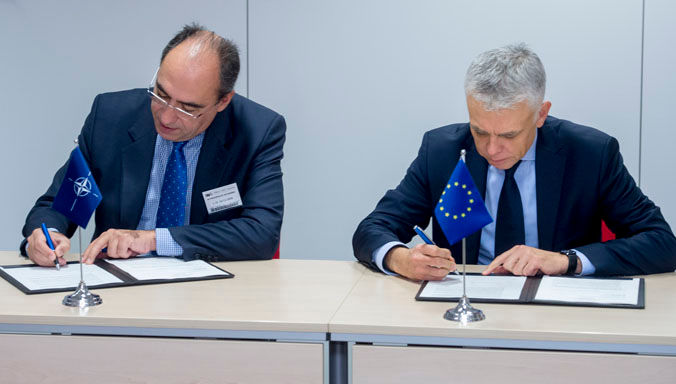 Signing of the EC - NATO EEA treaty, with Alejandro Alvargonzález, NATO Assistant Secretary General and Maciej Popowski, EC Deputy Director-General for Neighbourhood