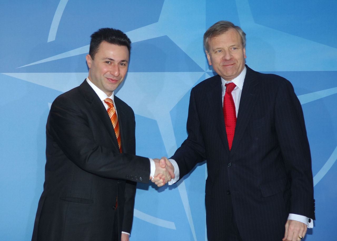 b070214b
14th February 2007
Visit to NATO by Prime Minister of the former Yugoslav Republic of Macedonia, Nikola Gruevski.
Left to right: Nikola Gruevski (Prime Minister of the former Yugoslav Republic of Macedonia) shaking hands with NATO Secretary General, Jaap de Hoop Scheffer.

