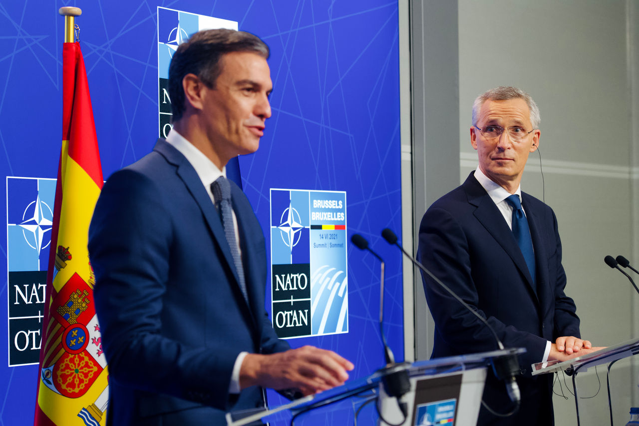 Left to right: Pedro Sanchez Perez-Castejon (Prime Minister, Spain) and NATO Secretary General Jens Stoltenberg