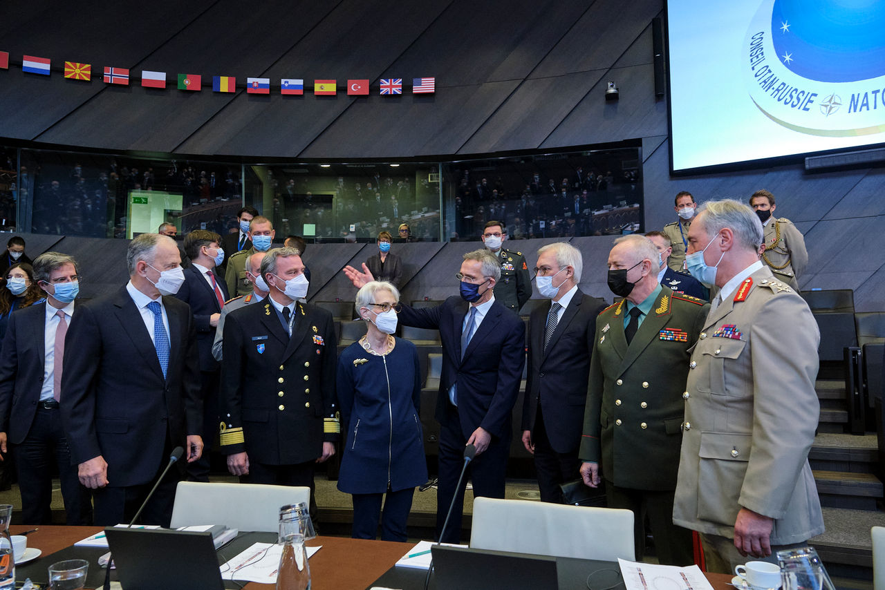 Left to right: NATO Deputy Secretary General Mircea Geoană; Admiral Rob Bauer (Chair NATO Military Committee); Wendy R. Sherman (US Deputy Secretary of State); NATO Secretary General Jens Stoltenberg); Alexander Grushko (Deputy Minister of Foreign Affairs
