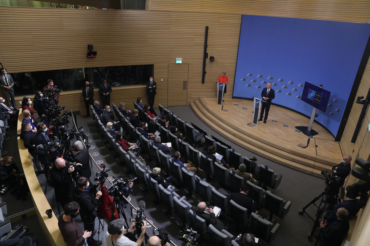 Press conference by NATO Secretary General Jens Stoltenberg following the meeting of the NATO-Russia Council at NATO Headquarters