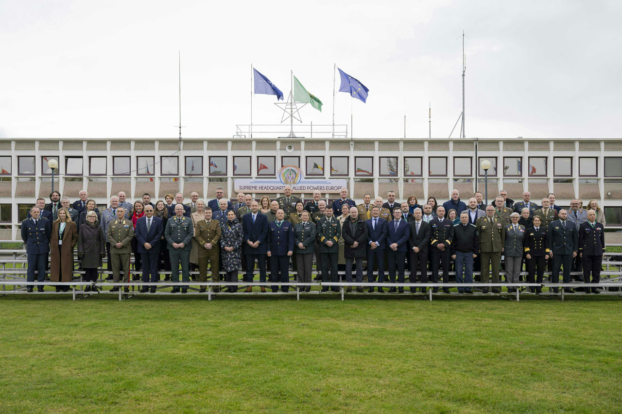 On Wednesday, the 19th of November 2025, NATO nations senior representative of military medical support (COMEDS - Chiefs of military medical support) and NATO nations senior representative for civilian healthcare are  having a combined meeting in SHAPE to understand the requirements to nations derived from our defence plans.
The participants are posing for a group photo in front of the main building.
