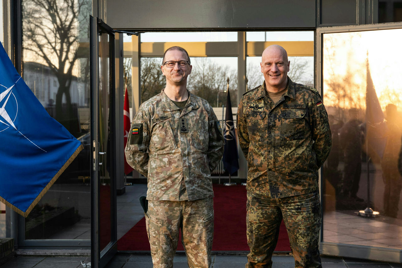 Left to Right – The Director General of the NATO International Military Staff, Lieutenant General Remigijus Baltrėnas, and JFC Brunssum Commander, General Ingo Gerhartz
