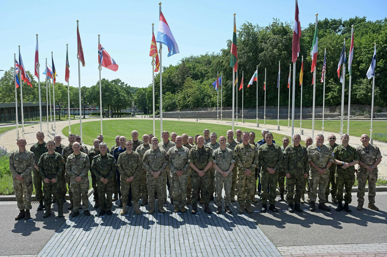 Family Photo of the NATO Military Committee visiting JFC Brunssum.