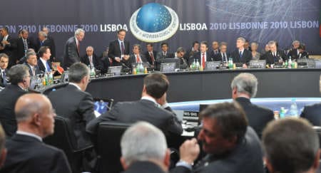 Powrót do stołu negocjacyjnego – Rada NATO - Rosja w Lizbonie © NATO
)